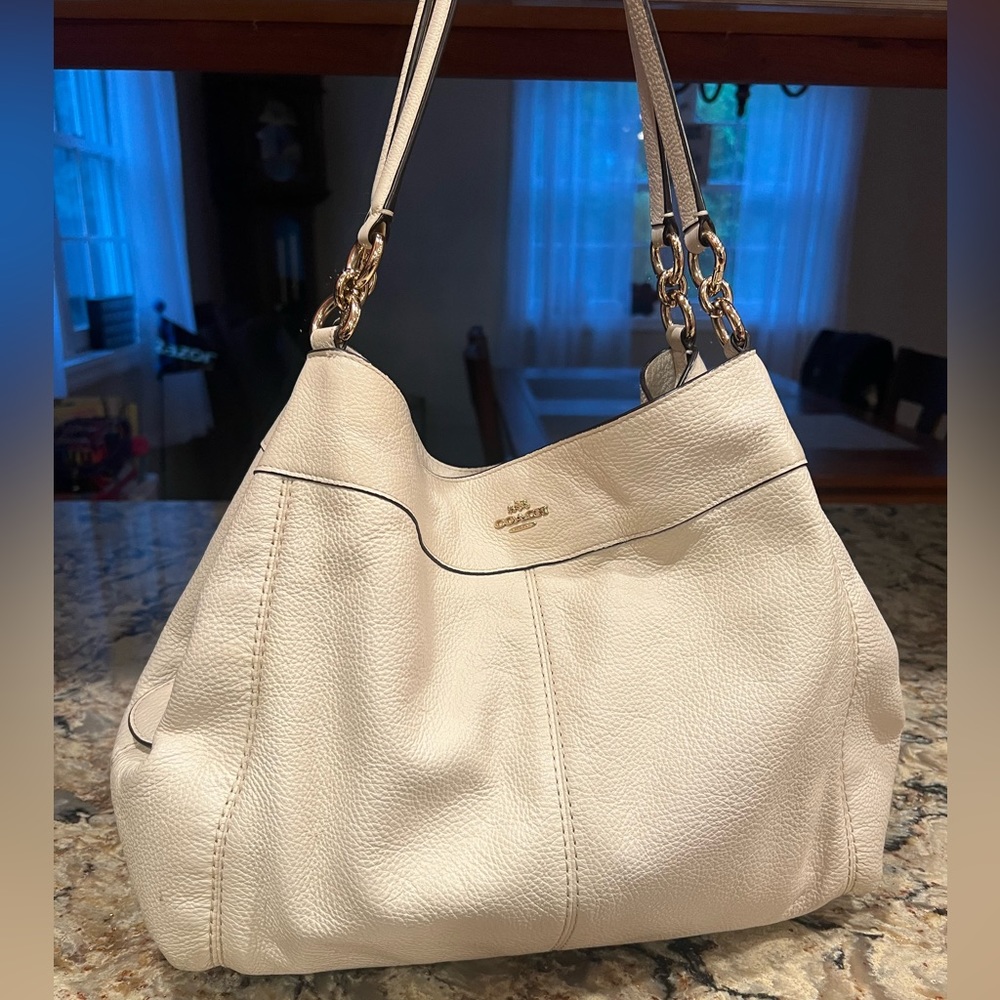 COACH LEXY Pebble Shoulder Bag F57545